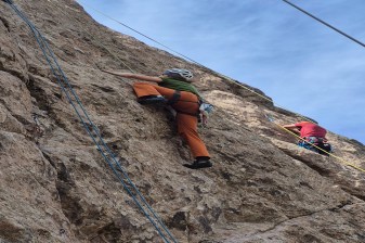 1-Day Beginner Rock Climbing Experience in Almaty with Expert Guide