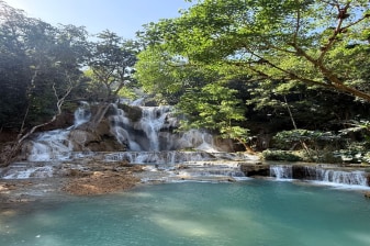 5-Day Laos Tour by High-Speed Train through Vientiane to Luang Prabang