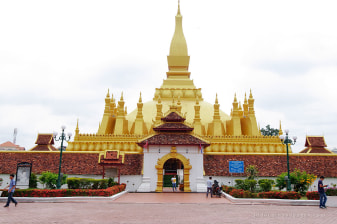 6-Hour Vientiane Sightseeing Tour with Buddha Park and Pha That Luang