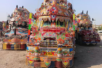 Full-Day Peshawar Highlights Tour from Islamabad with Local Bazaars