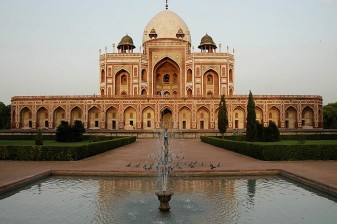 6-Day Golden Triangle and Ranthambore Safari Tour from Delhi