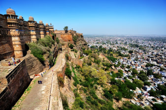 10-Day Madhya Pradesh Heritage and Wildlife Safari Tour