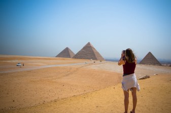 1-Day Cairo and Giza Sightseeing Tour with Pyramids and Museum