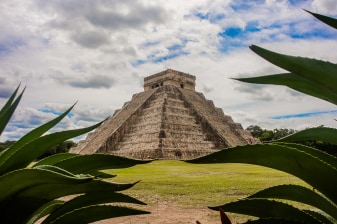 10-Hour Chichen Itza and Valladolid Tour with Cenote Swim