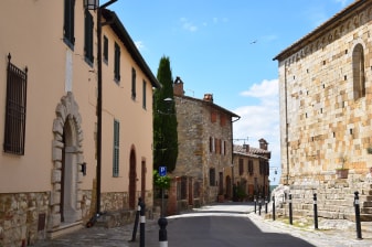 1.5-Hour Cortona Walking Tour through the Historic Town Center