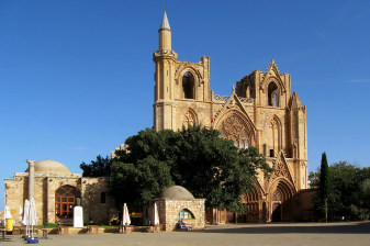 8-Hour Castles and Cathedrals Tour of Famagusta and Tuzla