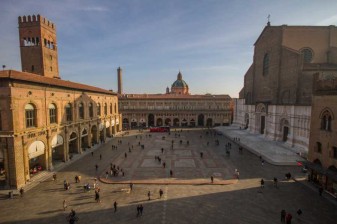 2-Hour Bologna Walking Tour with Piazza Maggiore and Two Towers