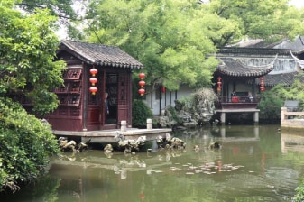 8-Hour Tongli Water Village Tour with Luo Xing Island Temple