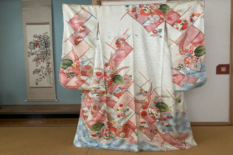 50-Minute Kimono Culture Session in Sapporo with Live Demonstration