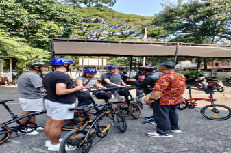 2-Hour Colonial Cycling Tour of Bandung with Europa in de Tropen