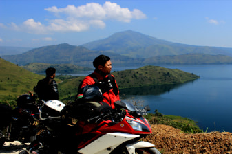 3-Day North Sumatra Motorbike Adventure from Medan via Lake Toba