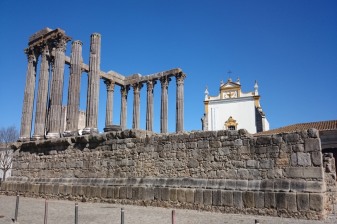 3-Hour Private Walking Tour of Évora with Roman Temple and Cathedral