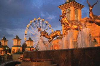 8-Hour Gold Reef City Theme Park Tour with Gold Mine Experience