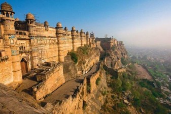 1-Day Agra and Gwalior Sightseeing Tour with Sunrise Taj Mahal