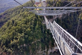 8-Hour Sky Park Adventure Tour in Sochi with Sky Bridge Visit