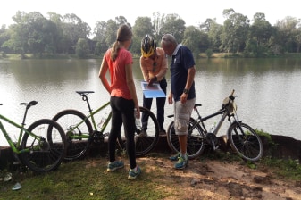 1-Day Cycling Tour of Angkor Wat and Angkor Thom at Sunrise