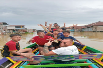 Tour de 2 horas por los canales de Banjarmasin y su vida cotidiana