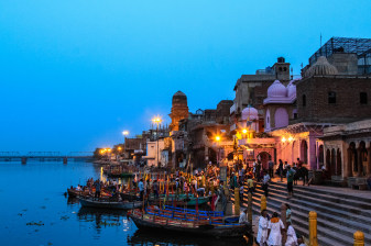 Full-Day Mathura and Vrindavan Private Tour from Delhi by AC Car