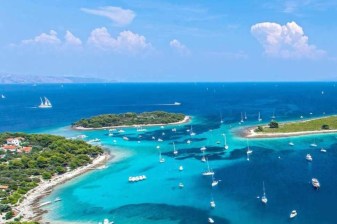 4-Hour Blue Lagoon Speedboat Tour from Split with Trogir