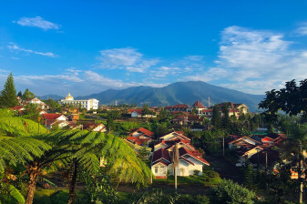 4-Day Bogor and Bandung Nature Tour with Yogyakarta Train Ride