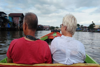 6-Hour Banjarmasin Culture and Nature Tour with Floating Market