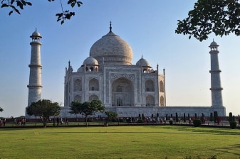 Full-Day Taj Mahal and Mathura Holi Tour from Delhi