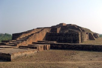 3-Day Shravasti and Balrampur Tour with Wildlife and Tharu Culture