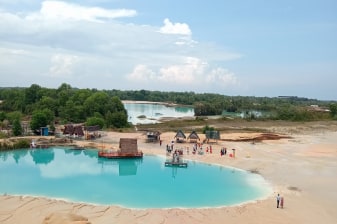Tur Wisata 3 Jam Gurun Bintan dan Danau Biru dengan Foto Ikonik
