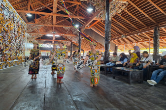 2-Day Samarinda Cultural Tour with Pampang and Marimar Food Bazaar