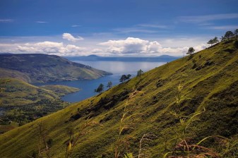 7-Day North Sumatra Adventure Tour with Jungle Camping and Lake Toba