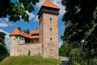9-Hour Plitvice Lakes Tour from Zagreb with Dubovac Castle and Rastoke