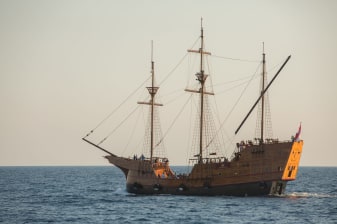 2-Hour Game of Thrones Cruise and Dubrovnik Old Town Tour