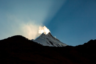 16-Day Manaslu Circuit Trek from Kathmandu via Larkya La Pass