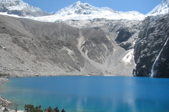 1-Day Lake 69 Hike from Huaraz with Cordillera Blanca Views