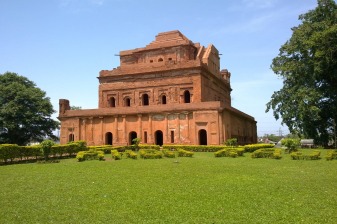 2-Day Kaziranga Safari and Sivasagar Heritage Tour
