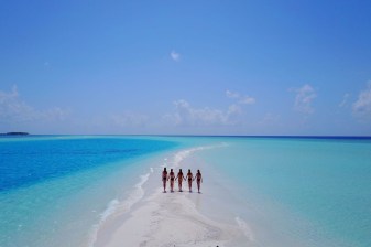 4-Day Thulusdhoo Snorkeling Tour with Sandbank Escape
