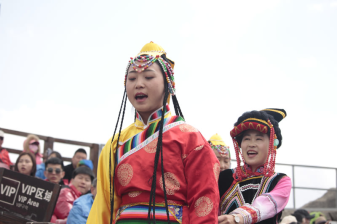 7-Day Private Shangrila and Lugu Lake Tour with Tiger Leaping Gorge