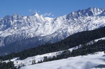 3-Day Auli Himalayan Trek from Rishikesh with Gorson Bugyal