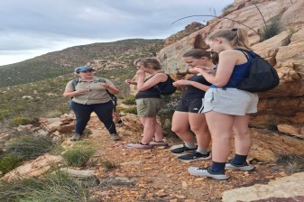 6-Hour Swartberg Mountain Hike from Oudtshoorn with Picnic