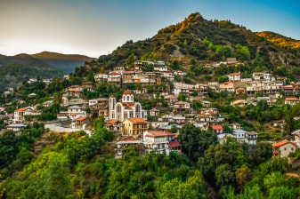 8-Hour Troodos Mountains Tour with Kykkos Monastery and Omodos