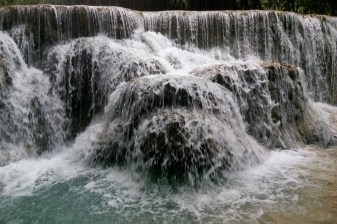 4-Hour Luang Prabang and Kuang Si Falls Tour with Bear Sanctuary