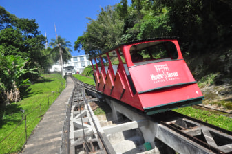 4-Hour Santos Landmarks Tour with Coffee and Pelé Museums