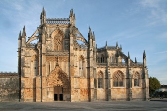 8-Hour Private Central Portugal Tour with UNESCO Sites and Fátima