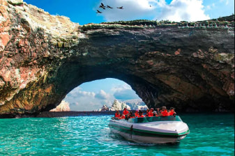 Tour grupal de 2 días a Nasca desde Lima con Ballestas y Huacachina