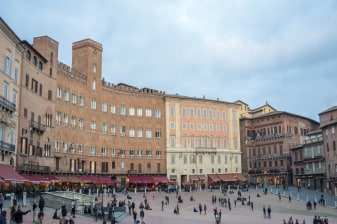 1-Day Tuscany Architecture Tour with Chianti Lunch and Wine Tasting