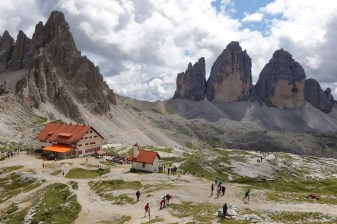 Full-Day Hiking Tour to Tre Cime di Lavaredo via Forcella Lavaredo