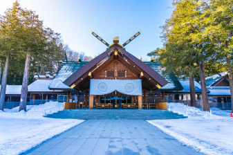 2-Hour Hokkaidō Shrine Tour in Sapporo with Shintoism Insights
