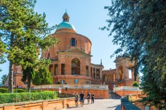 3-Hour Electric Mountain Bike Tour of Bologna and San Luca