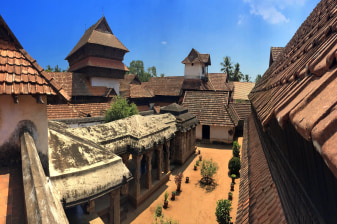 3-Hour East Fort Walking Tour in Thiruvananthapuram with Temples