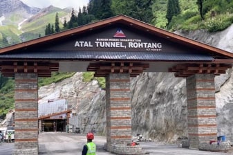 4-Day Manali Trip with Rohtang Pass and Naggar Castle